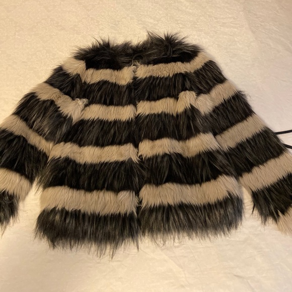 Guess faux-fur coat — worn ONCE - Picture 2 of 5